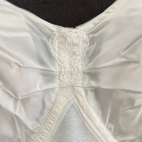 Vintage Edith Lances Minimizing Hand Sewn Bra In White - Picture 8 of 11